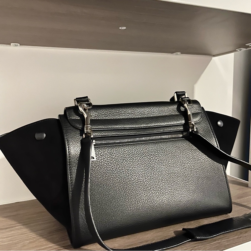 Authentic Céline Trapeze Bag; Small Black - Picture 4 of 13